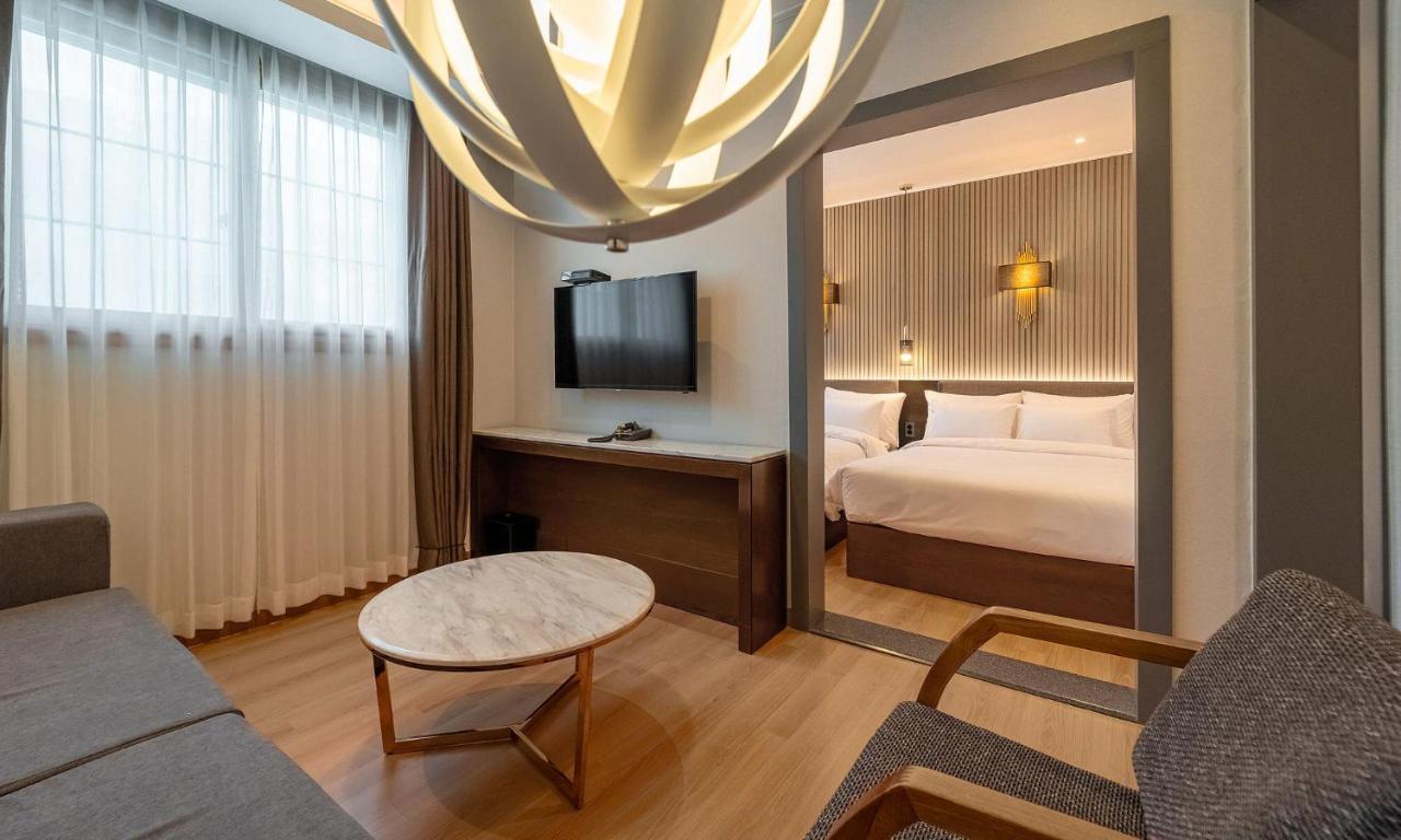 Stubborn Hotel جيوجي المظهر الخارجي الصورة