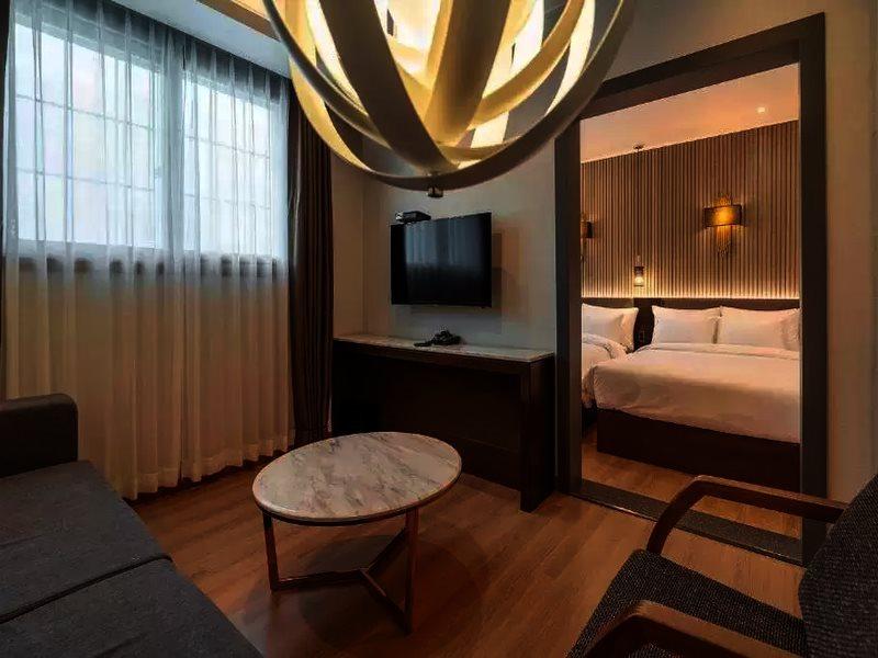 Stubborn Hotel جيوجي المظهر الخارجي الصورة